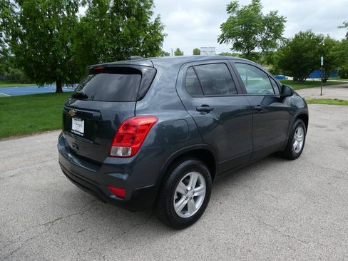 Used 2021 Chevrolet Trax LS w/ Tint and Cruise Package AWD/4WD image 5