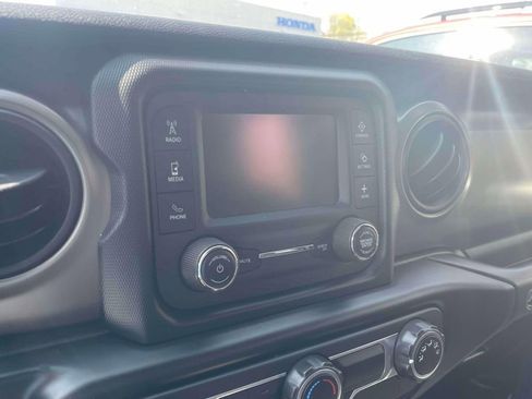 Used 2019 Jeep Wrangler Sport AWD/4WD image 26