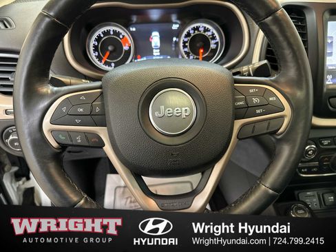 Used 2017 Jeep Cherokee Limited image 20