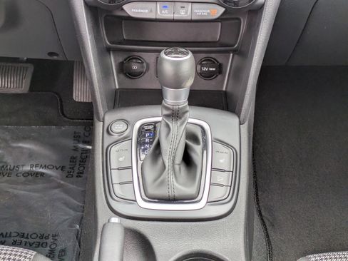 Used 2019 Hyundai Kona SEL image 15