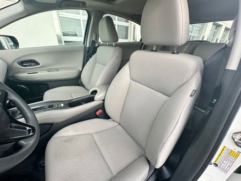 Used 2017 Honda HR-V EX image 7
