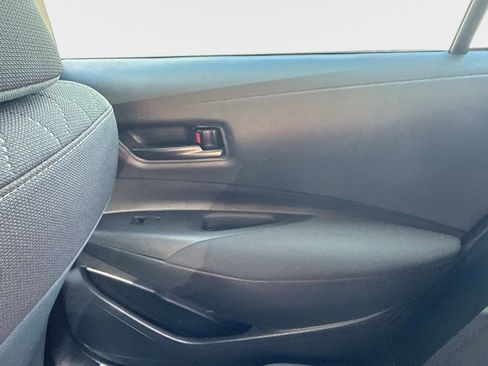 Used 2025 Toyota Corolla LE FWD image 12