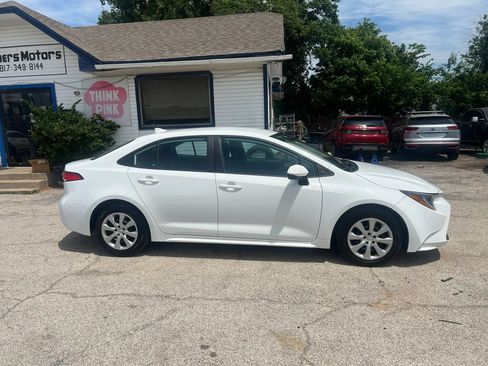 Used 2022 Toyota Corolla LE FWD image 5
