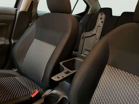 Used 2021 Nissan Versa S image 8