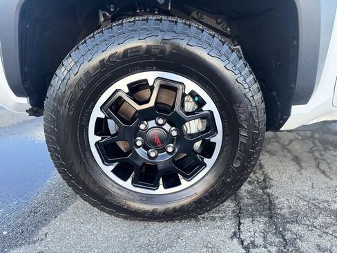Used 2024 Toyota Tacoma TRD Off-Road image 3