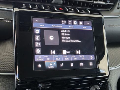 Used 2024 Jeep Grand Cherokee Laredo image 19