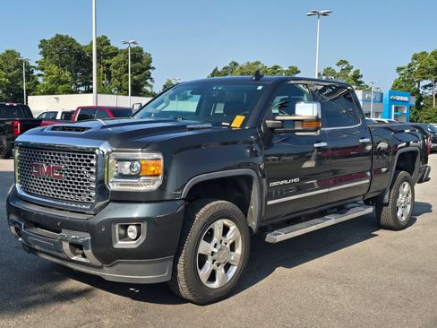 Certified 2017 GMC Sierra 2500 Denali w/ Duramax Plus Package AWD/4WD image 7