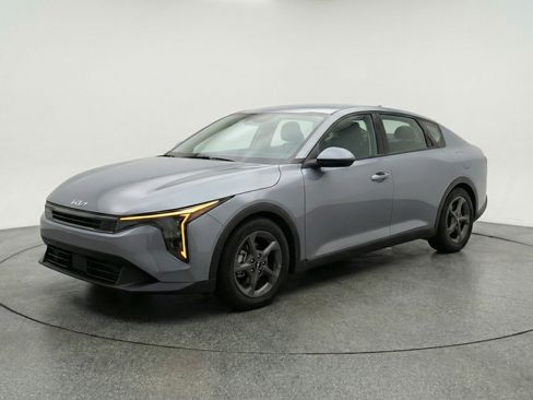Used 2025 Kia K4 FWD image 3