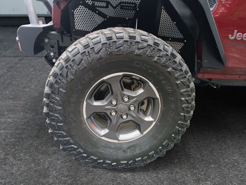 Used 2021 Jeep Gladiator Rubicon AWD/4WD image 9