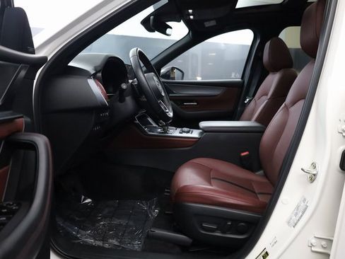 Used 2025 MAZDA CX-70 Plug-In Hybrid w/ Premium Plus image 11