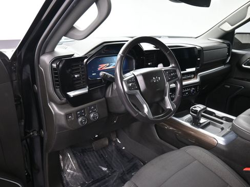 Used 2022 Chevrolet Silverado 1500 RST AWD/4WD image 12