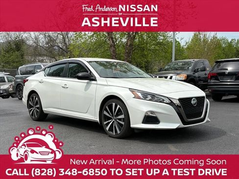 Used 2022 Nissan Altima 2.5 SR image 1