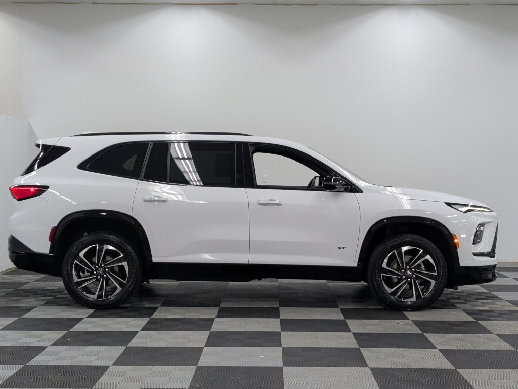 Used 2026 Buick Enclave Sport Touring AWD/4WD image 4