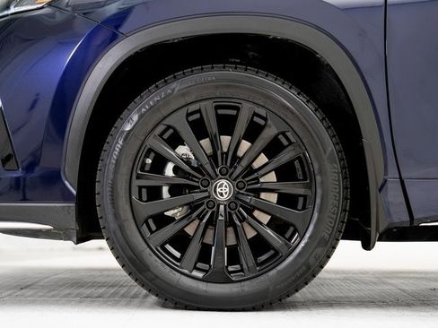 Used 2023 Toyota Highlander XSE image 30