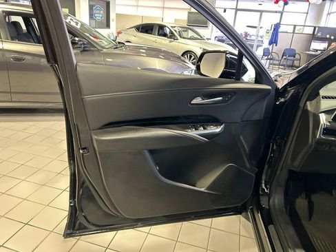 Used 2024 Cadillac XT4 Luxury w/ Cold Weather Package AWD/4WD image 17