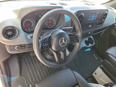 Used 2023 Mercedes-Benz Sprinter 2500 image 26