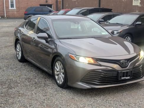 Used 2018 Toyota Camry LE w/ Convenience Package image 12