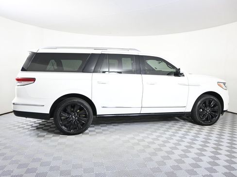 Used 2024 Lincoln Navigator L Reserve w/ Equipment Group 201A AWD/4WD image 7