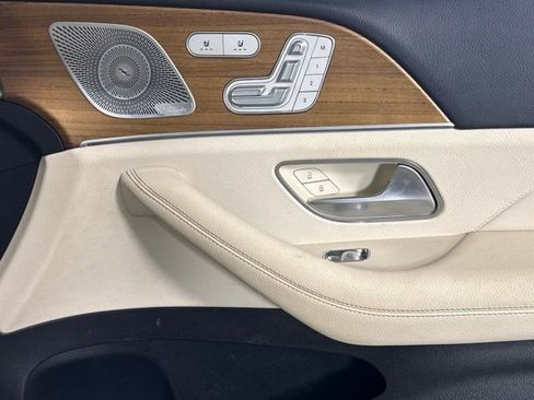 Used 2021 Mercedes-Benz GLS 450 4MATIC image 28