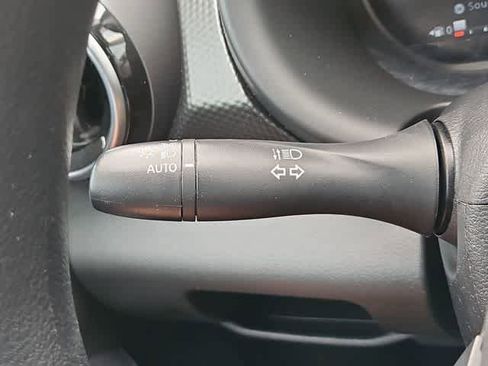 Used 2022 Nissan Kicks SV image 25