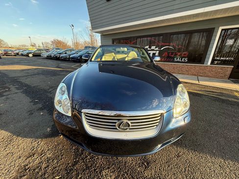 Used 2002 Lexus SC 430 Convertible image 2