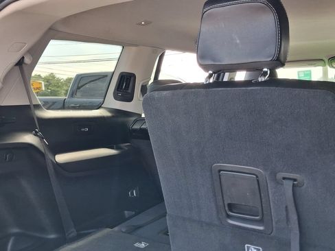 Used 2023 Jeep Grand Cherokee L Limited AWD/4WD image 19