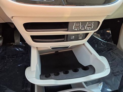 Certified 2022 Chrysler Pacifica Touring-L FWD image 29