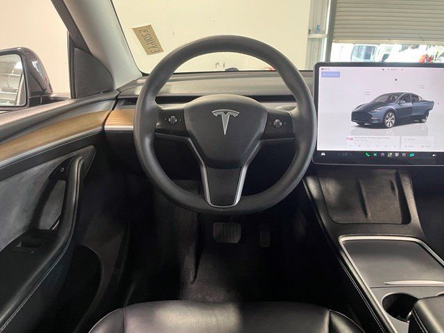 Used 2024 Tesla Model Y Long Range AWD/4WD image 22