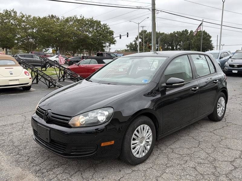 Used 2014 Volkswagen Golf 4-Door FWD image 5