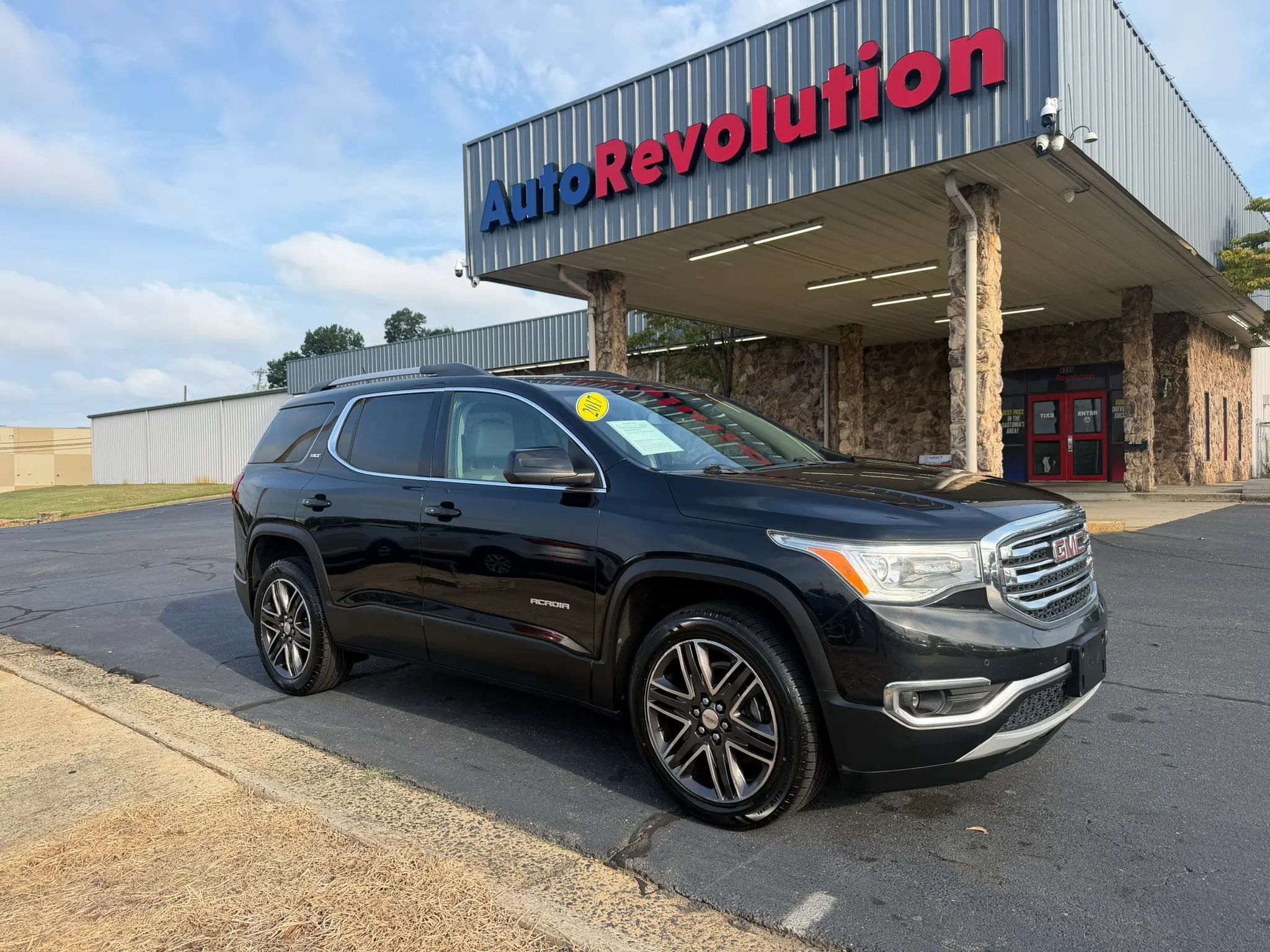 Used 2019 GMC Acadia SLT FWD image 1