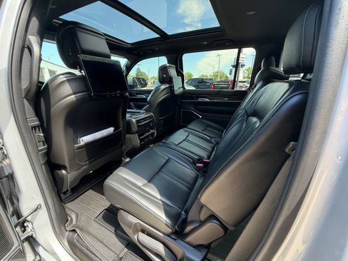 Used 2022 Jeep Wagoneer Series I w/ Premium Group I AWD/4WD image 26