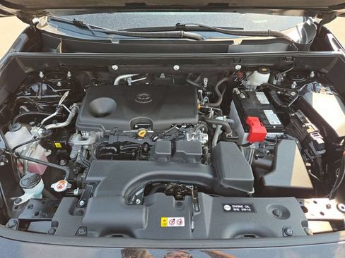 Used 2024 Toyota RAV4 XLE AWD/4WD image 37