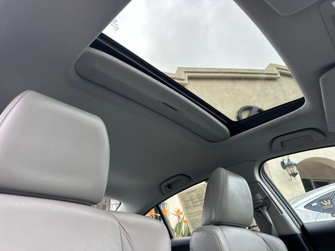 Used 2017 Acura ILX w/ Premium Package image 17