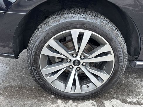 Used 2021 Ford Expedition Platinum AWD/4WD image 11