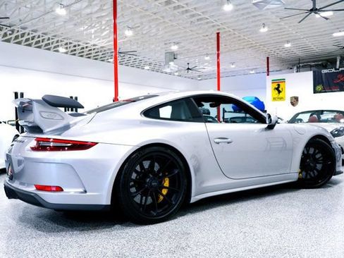 Used 2018 Porsche 911 GT3 RWD image 12