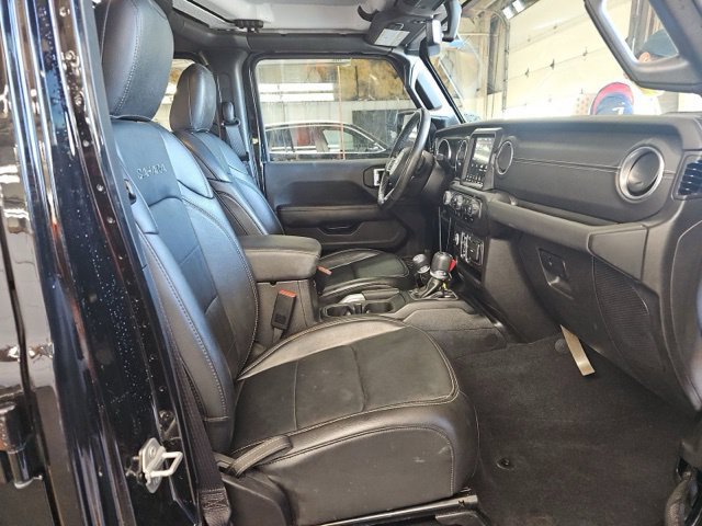 Used 2022 Jeep Wrangler Unlimited Sahara w/ Cold Weather Group AWD/4WD image 10
