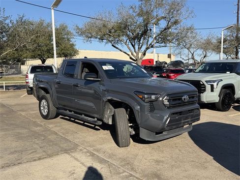 Used 2025 Toyota Tacoma SR image 3