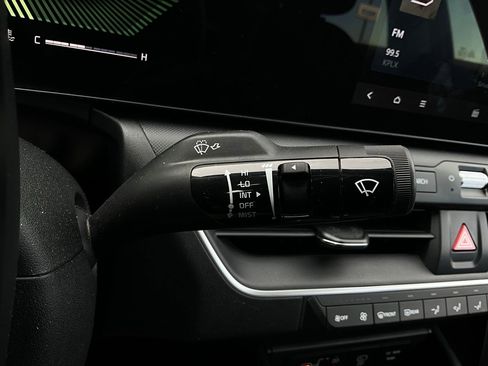 Used 2025 Kia K4 LXS image 37