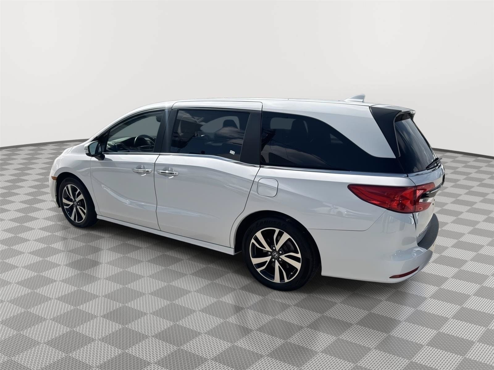 Used 2024 Honda Odyssey Touring image 7