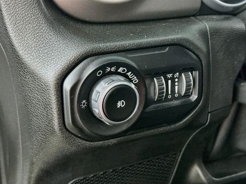 Used 2018 Jeep Wrangler Unlimited Sport S AWD/4WD image 11