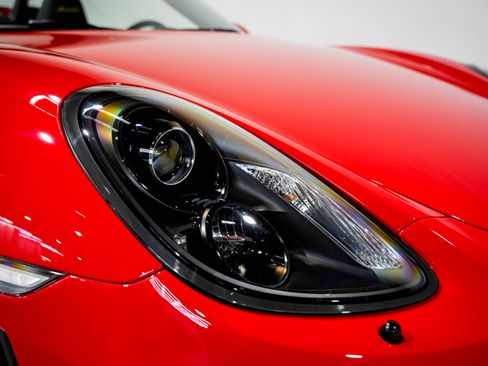 Used 2016 Porsche Boxster Spyder image 37