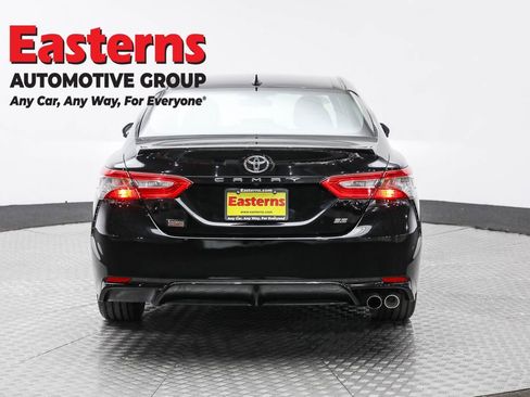 Used 2019 Toyota Camry SE image 6