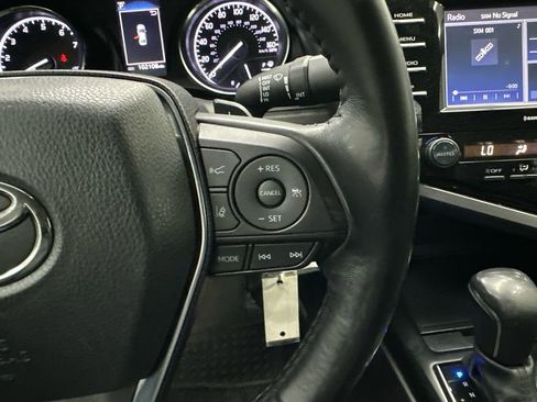 Used 2020 Toyota Camry SE image 25