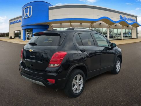 Used 2022 Chevrolet Trax LT w/ Driver Confidence Package image 8