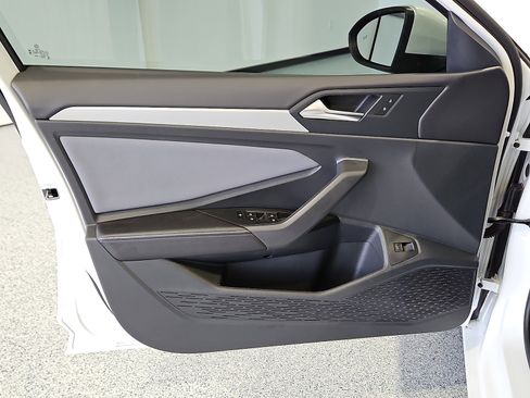 New 2026 Volkswagen Jetta SE FWD image 14