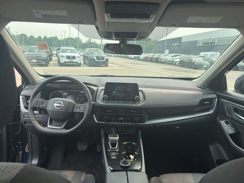 Certified 2026 Nissan Rogue SV AWD/4WD image 28