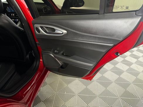 Used 2023 Alfa Romeo Giulia Veloce image 32