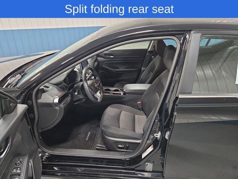 Used 2024 Nissan Altima 2.5 SV image 10