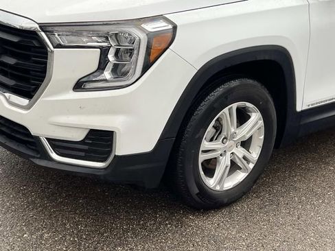 Used 2024 GMC Terrain SLE image 9