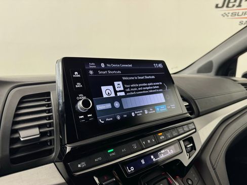 Used 2025 Honda Odyssey Sport-L image 29